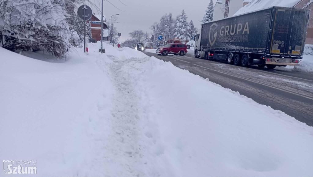 Sztum. Chodniki niebezpieczne dla pieszych. Mieszkańcy są rozżaleni