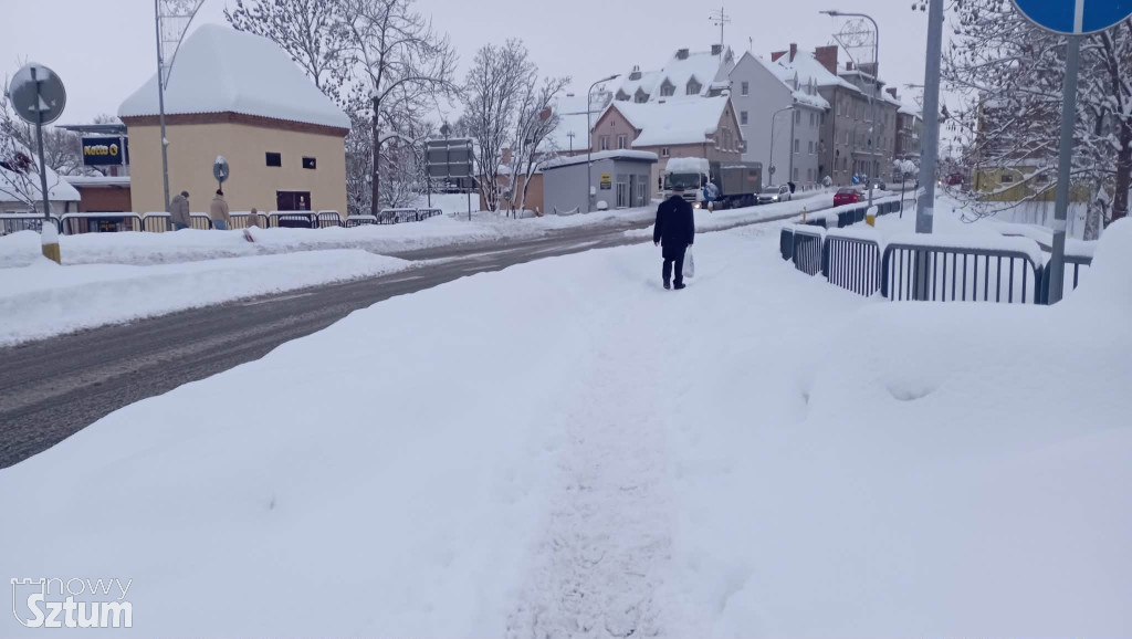 Sztum. Chodniki niebezpieczne dla pieszych. Mieszkańcy są rozżaleni