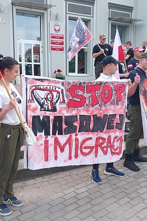 Sztum: Protest przeciwko utworzeniu Centrum Wsparcia Imigrantów-3041