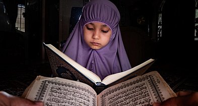Młodzi Niemcy przyjmują islam w obawie przed wykluczeniem. Islam nie odpuszcza i a-6824