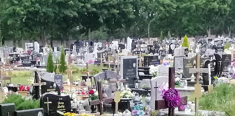 Bez podstawy prawnej – sądy unieważniają uchwały o opłatach cmentarnych - 11408
