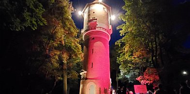 Sztum. Wyremontowana Wieża Ciśnień rozbłysła światłem – nowa atrakcja miasta-11832