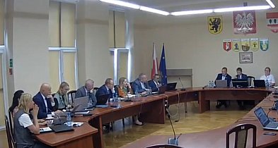 Szkolna tablica jako symbol rezygnacji z bezpieczeństwa? Kuriozalna wypowiedź radn-11905