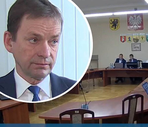 Kłamstwa i odlot przewodniczącego Tabora. Radni opozycji: „To Pan obraża i kłamie!-11930