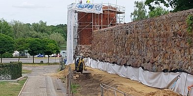 Sztum. Zamek się zmienia – trwa rewitalizacja zachodniego muru i baszty więziennej-12023