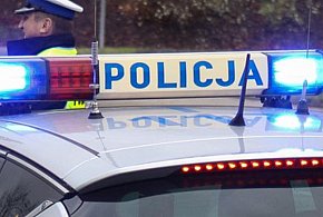 PIJANY KIEROWCA UDERZYŁ W DRZEWO. MIAŁ BLISKO 2 PROMILE ALKOHOLU-STRACIŁ PRAWO JAZ-12385