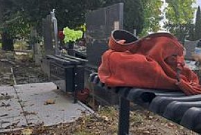 Uwaga na swoje mienie! Policja apeluje o ostrożność podczas odwiedzin cmentarzy-12969