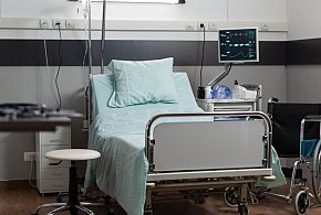 Lek wycofany z powodu zanieczyszczeń. W środku znaleziono fragmenty szkła-13072