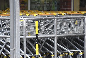 Czy 1 listopada zrobisz zakupy? Ten weekend zaskoczy wielu klientów-13115