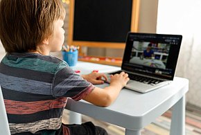 Popularni influencerzy mogą mieć kłopoty. Treści dla dzieci budzą kontrowersje-13211