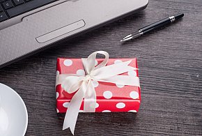 Świąteczna paczka może stać się problemem. Skarbówka patrzy z ukrycia-13361