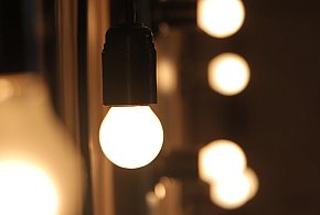 Rachunki za prąd pójdą w dół. Rząd usuwa opłatę doliczaną od lat-13367