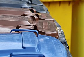 Fioletowe worki na odpady. Oto, co powinno tam trafiać-13790