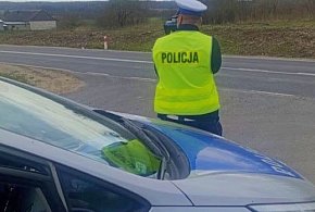 JECHAŁ ZA SZYBKO NA TERENIE ZABUDOWANYM. STRACIŁ PRAWO JAZDY