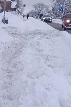 Sztum. Chodniki niebezpieczne dla pieszych. Mieszkańcy są rozżaleni-3081