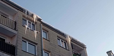 Sztum. Zwisające zagrożenie – przypominamy o obowiązku i odpowiedzialności