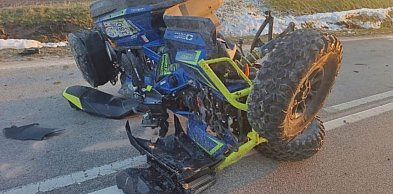 AUTO UDERZYŁO W QUADA. POLICJANCI APELUJĄ O ROZWAGĘ !
