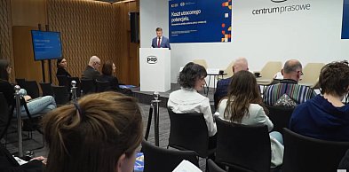 Brak wsparcia dla młodych opuszczających pieczę zastępczą