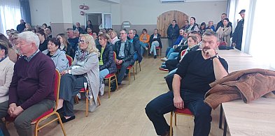 Szropy. Mieszkańcy chcą bronić swojej szkoły przed likwidacją-12963