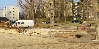 Sztum. Wyburzono stary obiekt na miejskiej plaży. Co dalej z tym terenem?-13587