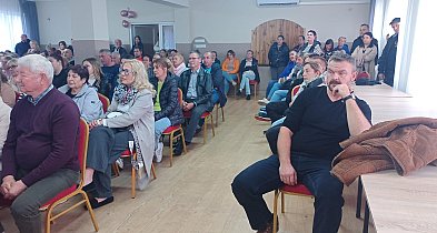 Szropy. Mieszkańcy chcą bronić swojej szkoły przed likwidacją-12963