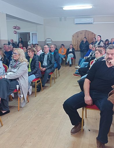 Szropy. Mieszkańcy chcą bronić swojej szkoły przed likwidacją-12963