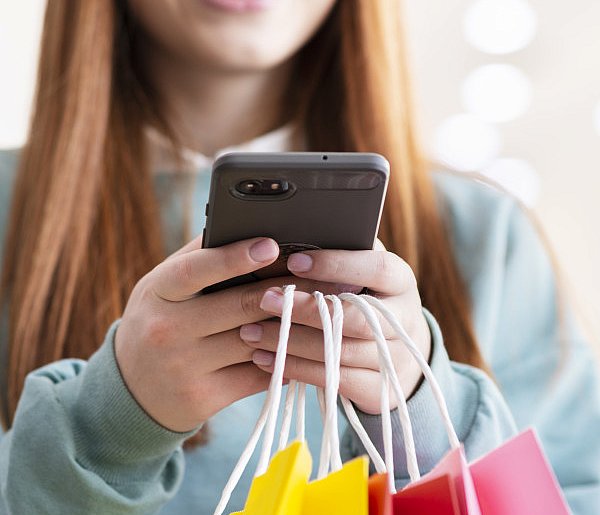 Zalando i Temu podpadły urzędowi. Klienci byli wprowadzani w błąd-13811