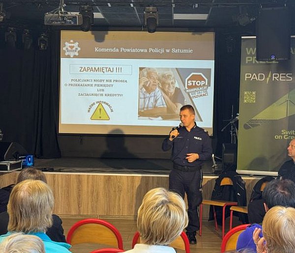 POLICJANCI ROZMAWIALI Z SENIORAMI O ICH BEZPIECZEŃSTWIE