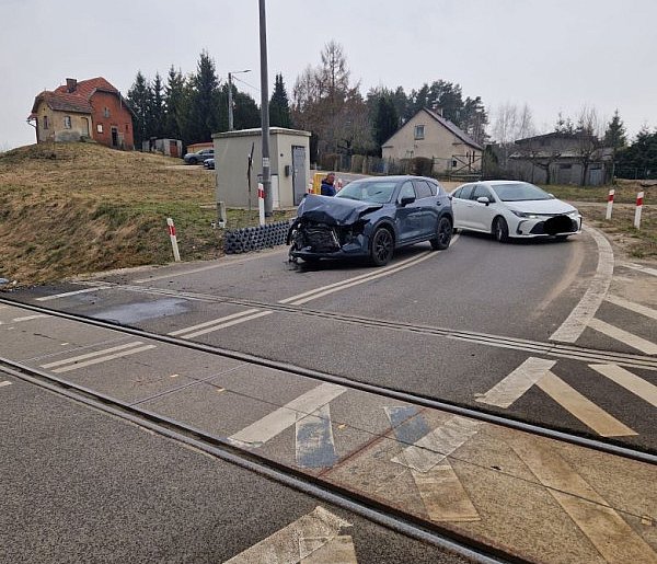 Sztum. Zderzenie osobówki z szynobysem.