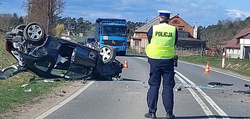 Nie chciał uderzyć w zwierzę, zjechał do rowu i dachował