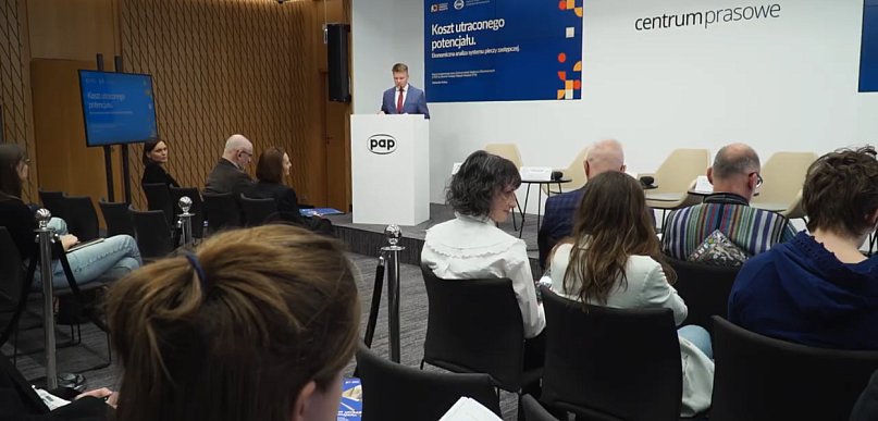 Brak wsparcia dla młodych opuszczających pieczę zastępczą