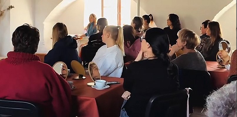 Historia i kobiece kolory. Wielki sukces warsztatów na zamku w Sztumie