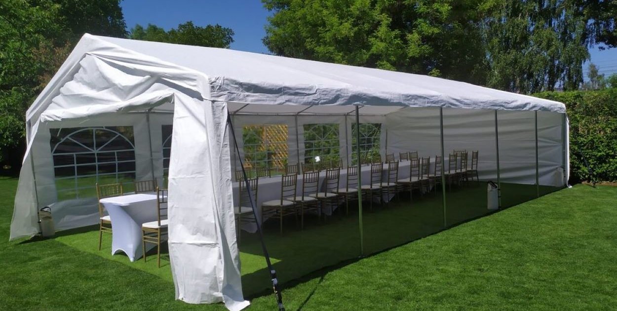 Wynajem namiotu a formalności – co organizator powinien sprawdzić przed eventem